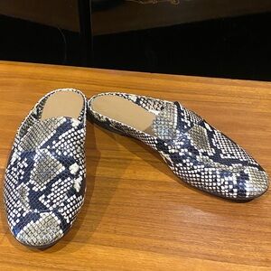 Everlane Black, olive and White Snakeskin Leather Mules 9.5 (fit like a 9)